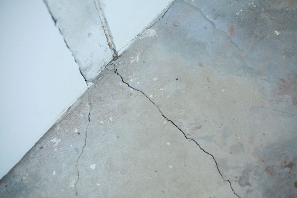 Cost of Garage Crack Repair in Midlothian